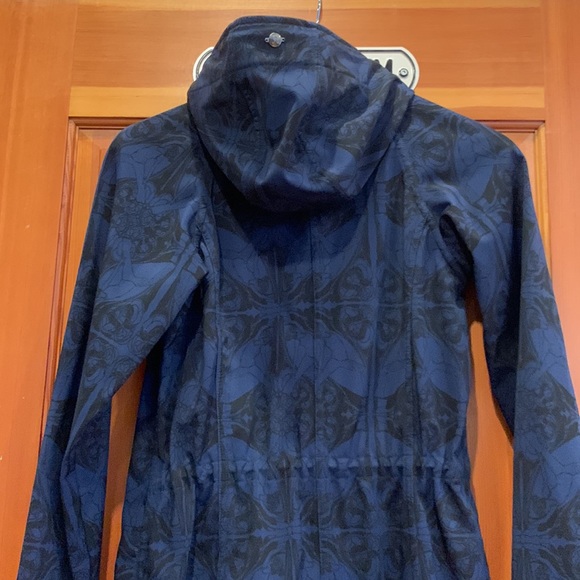Lululemon Waterproof jacket - Picture 4 of 7